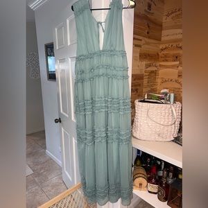 NWT Vici Maxi Dress